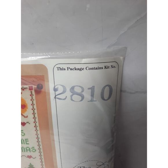 Vintage The Creative Circle Needlework Kit 2810 Snowflake Village - Picture 2 of 7